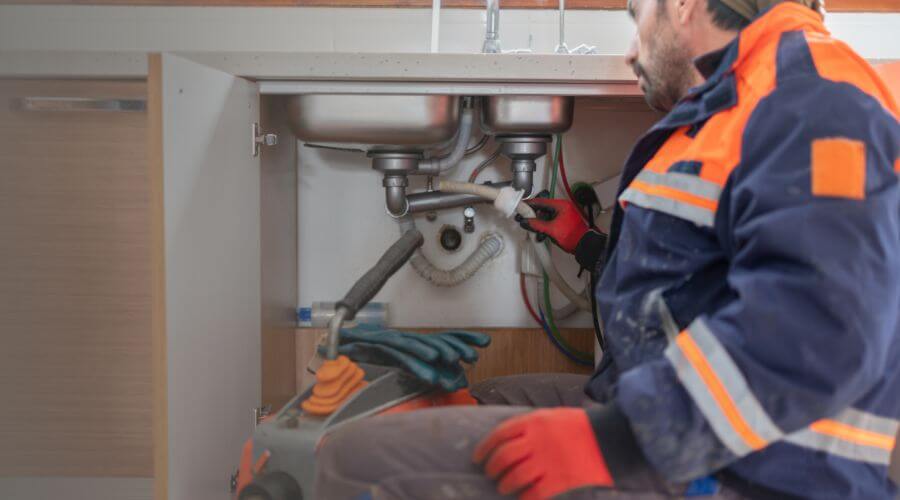 Professional slab leak plumber services in Gladstone, NM